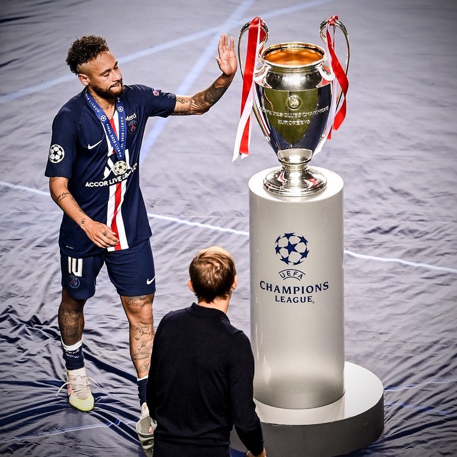 日本逆转乌拉圭，内马尔高光表现