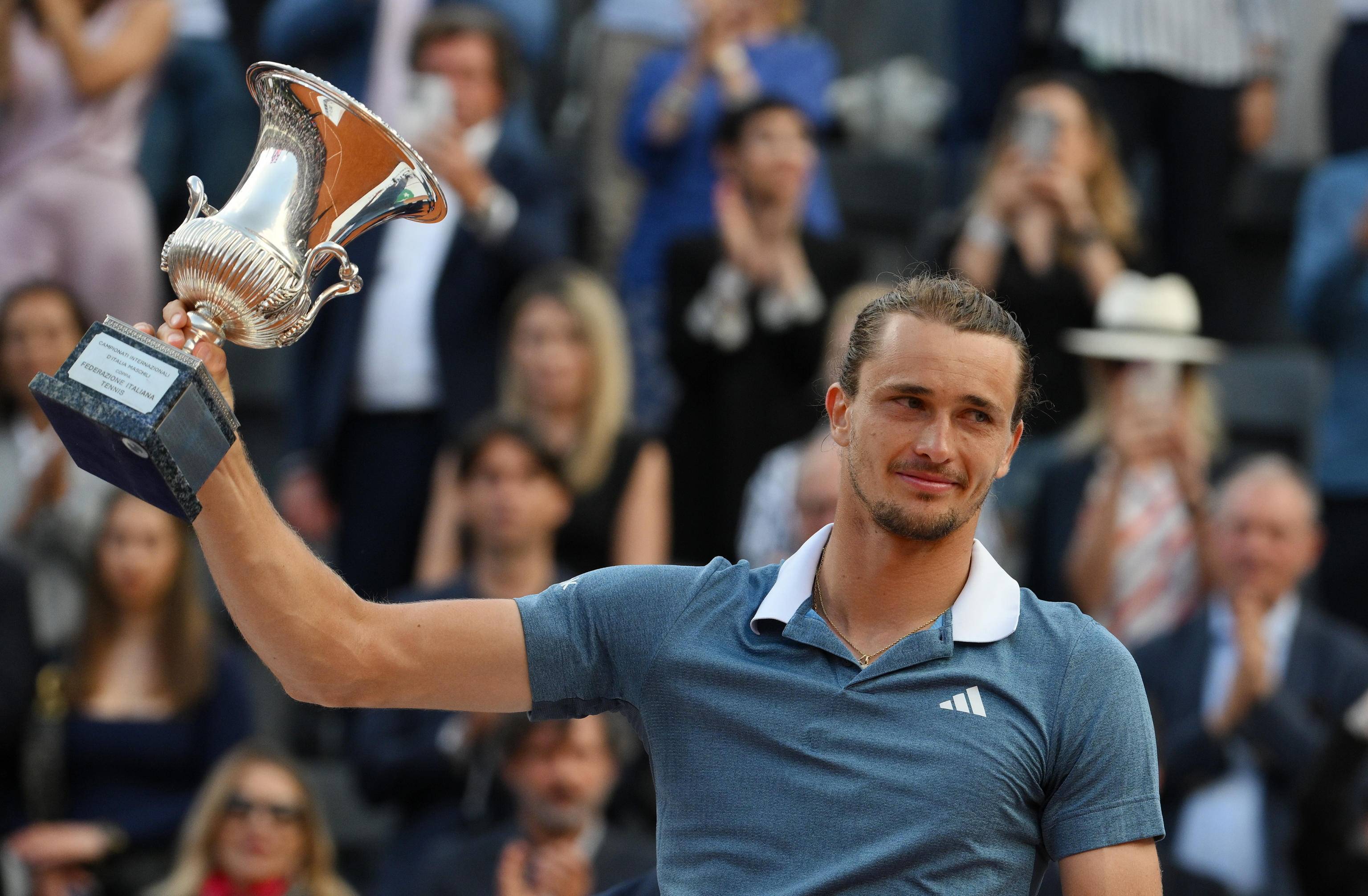 爱游戏2026-戴维斯杯横扫拉沃尔杯，兹维列夫高光表现