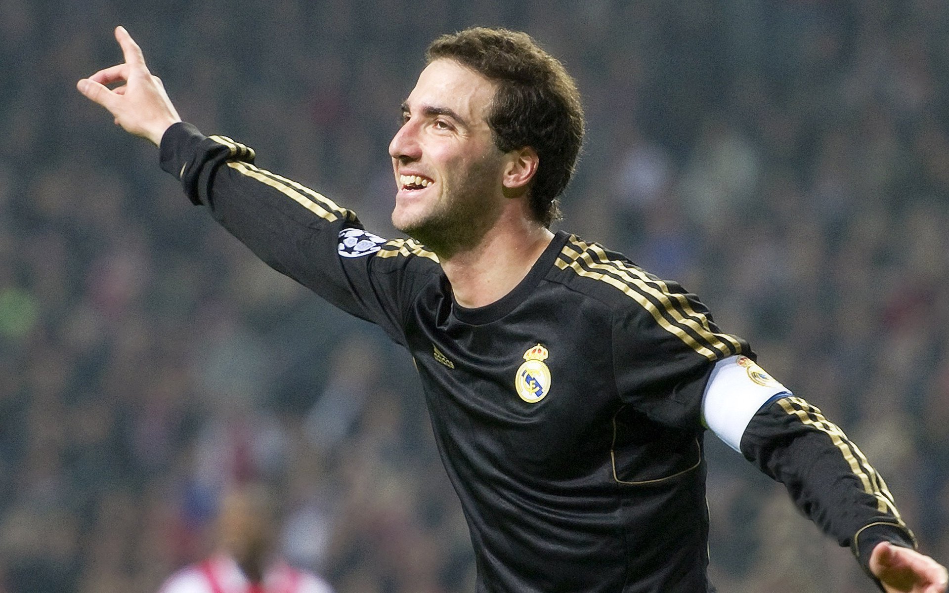 西甲国家德比之夜，阿劳霍用统治级数据，为巴萨筑起叹息之墙